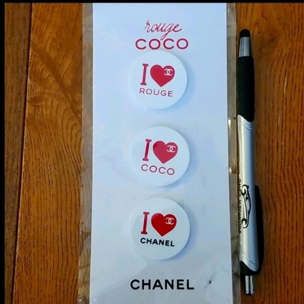 Chanel purse pins